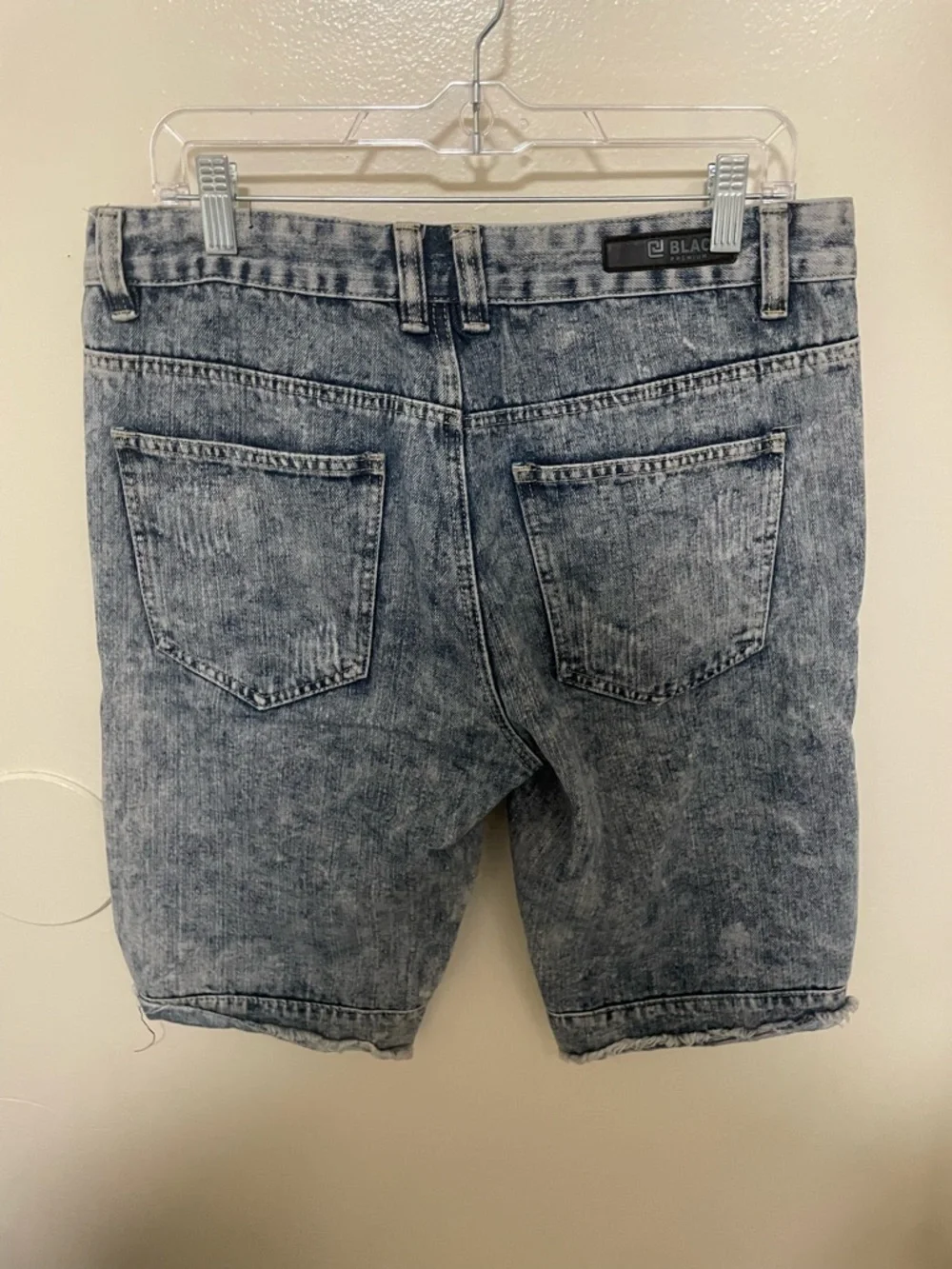 ✨Men’s Buckle Black Premier Distressed Denim Shorts Size 32